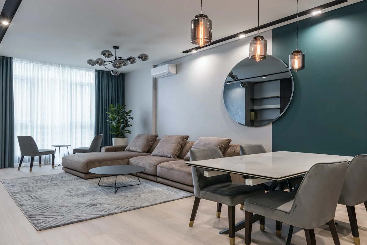 Pintores profesionales de viviendas y locales en Cambrils pintando pisos modernos